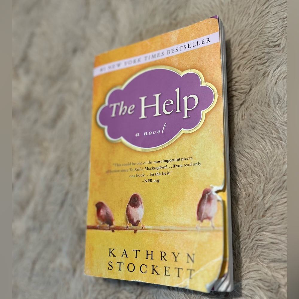 📚BUY 2 GET‎ 1 FREE The Help by Kathryn Stockett